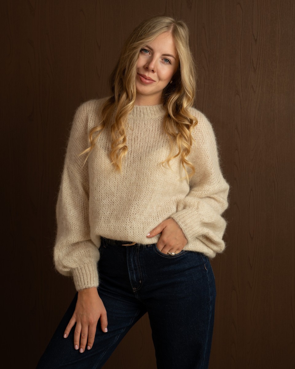 sweter-z-wełny-alpaki-beżowy-cassie.jpg