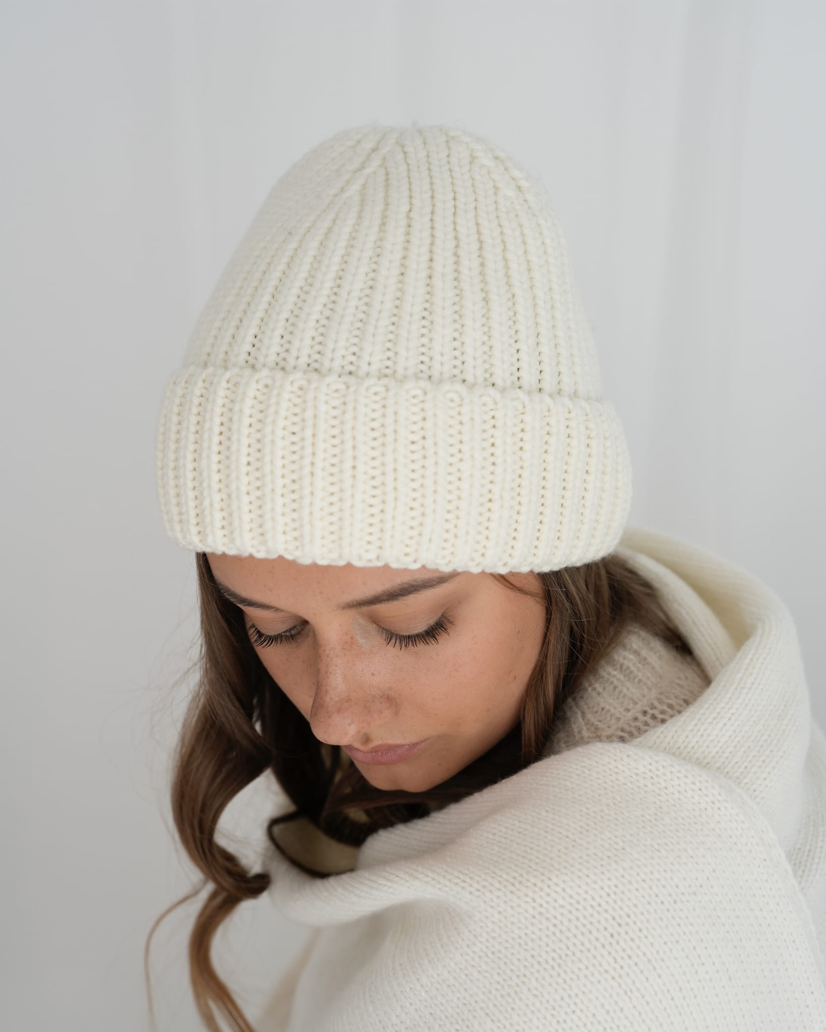 czapka-z-wełny-merino-ecru-charlie.jpg