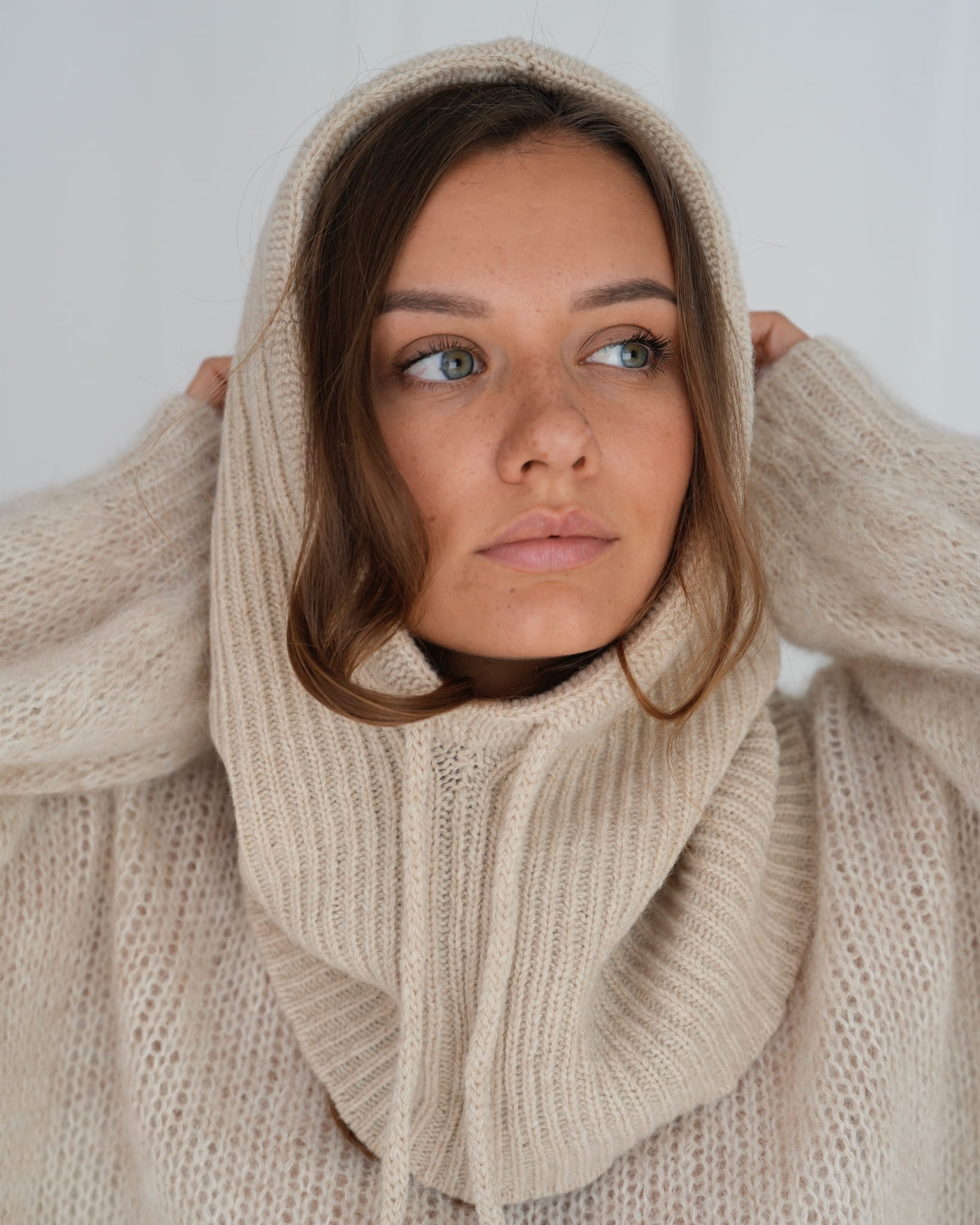 Kaptur Balaclava z wełny merino Beżowy