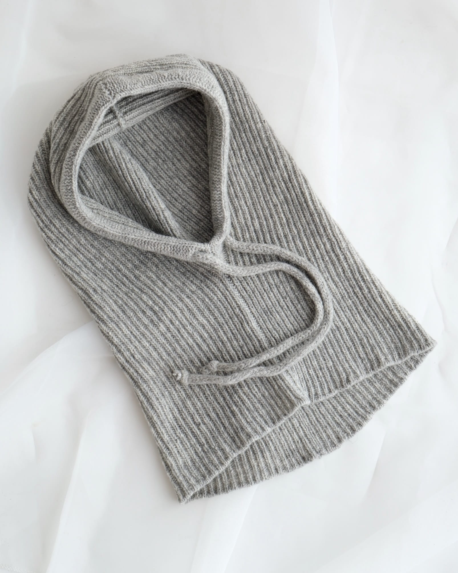 balaclava-z-wełny-merino-szara.jpeg