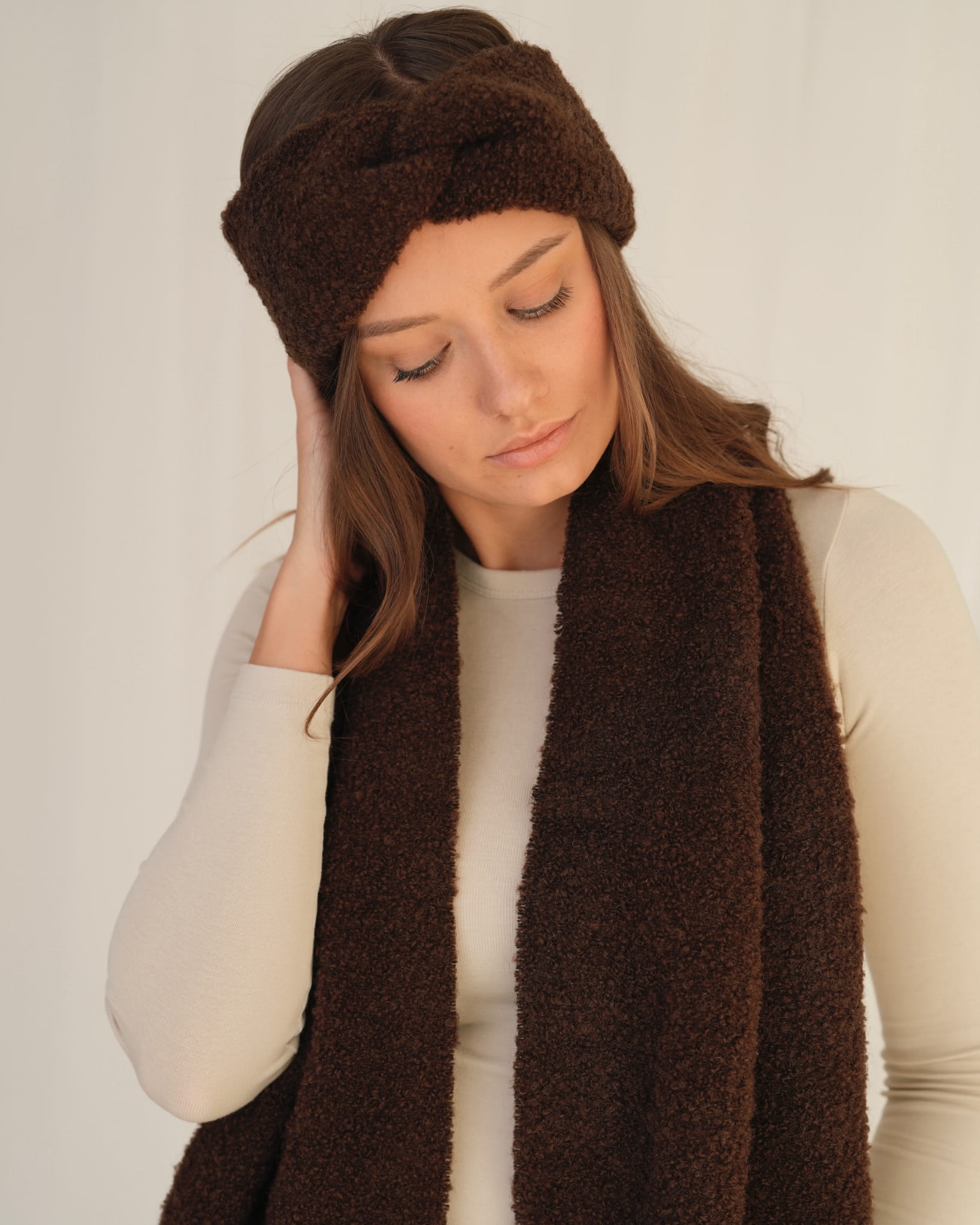 Opaska z wełny merino boucle Czekoladowa