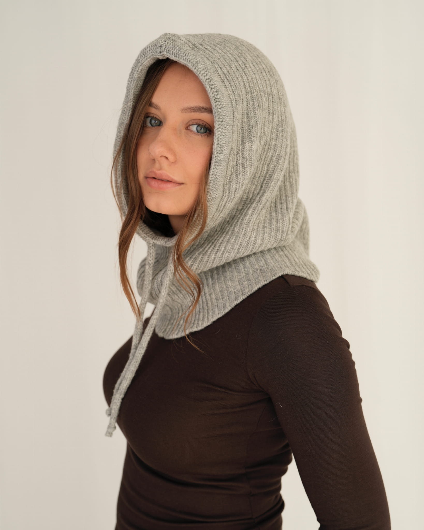 balaclava-z-wełny-merino-szara.jpeg