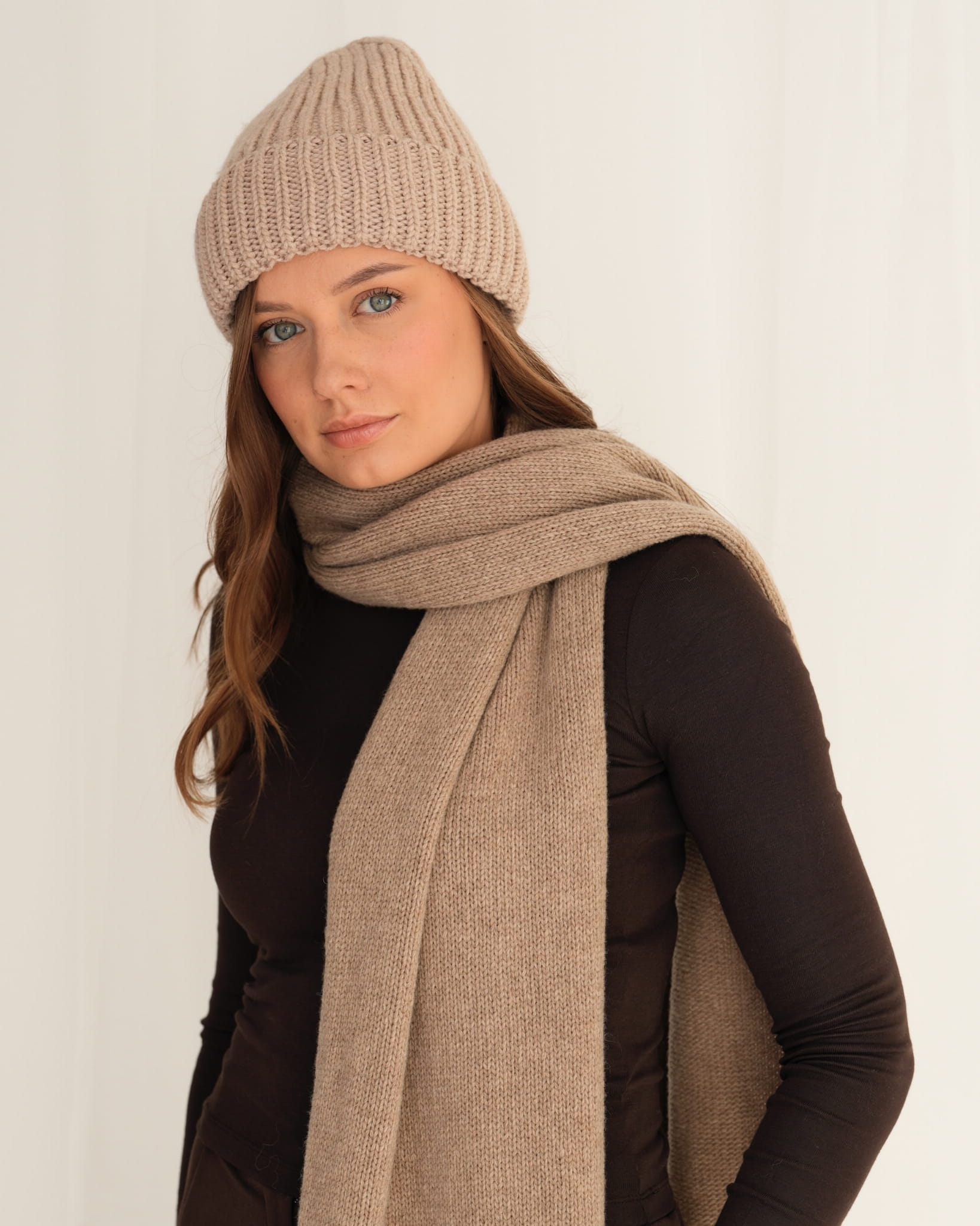 szal-z-wełny-merino-brązowy-lanea.jpg