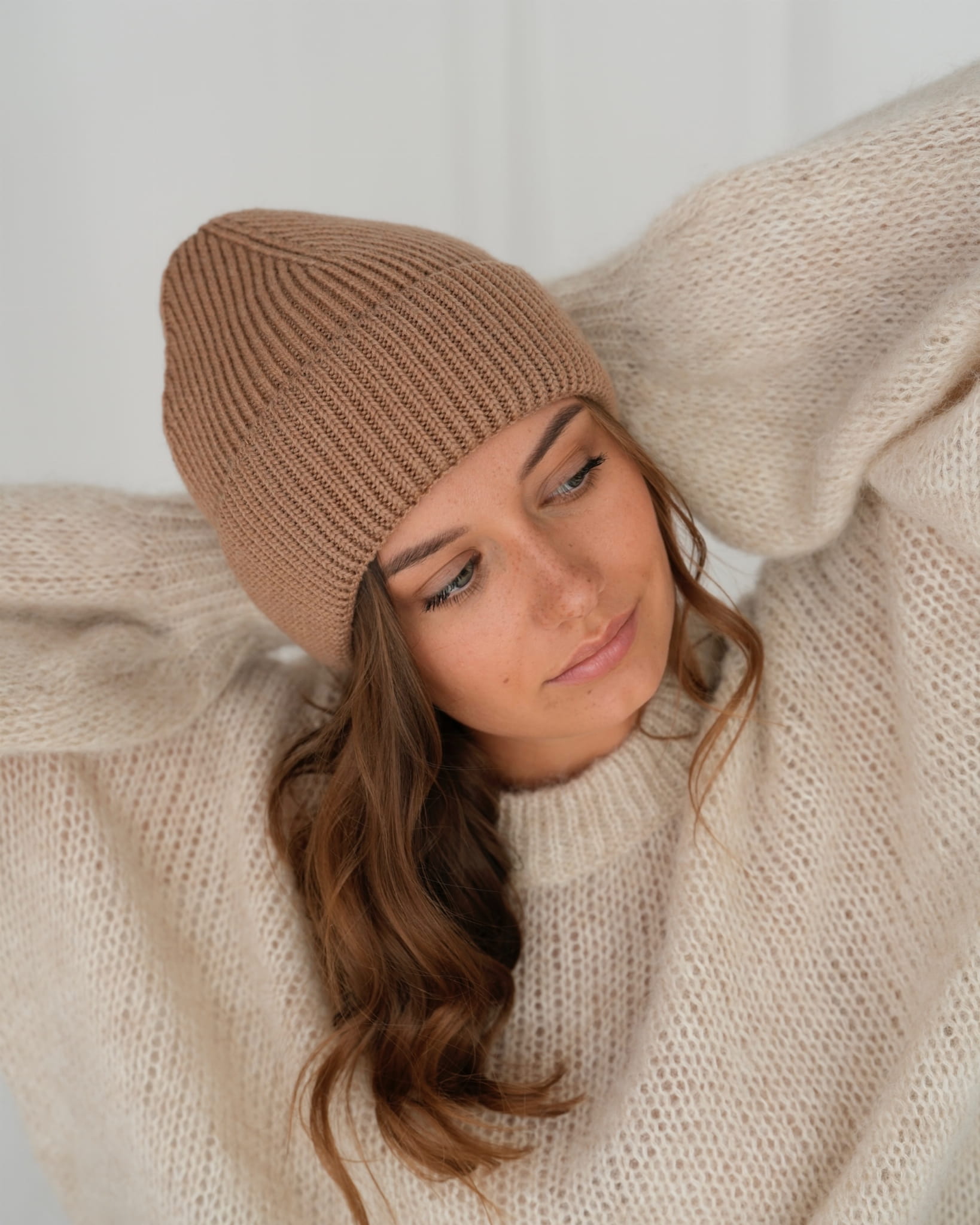 AMBER Czapka z Wełny Merino Carmel