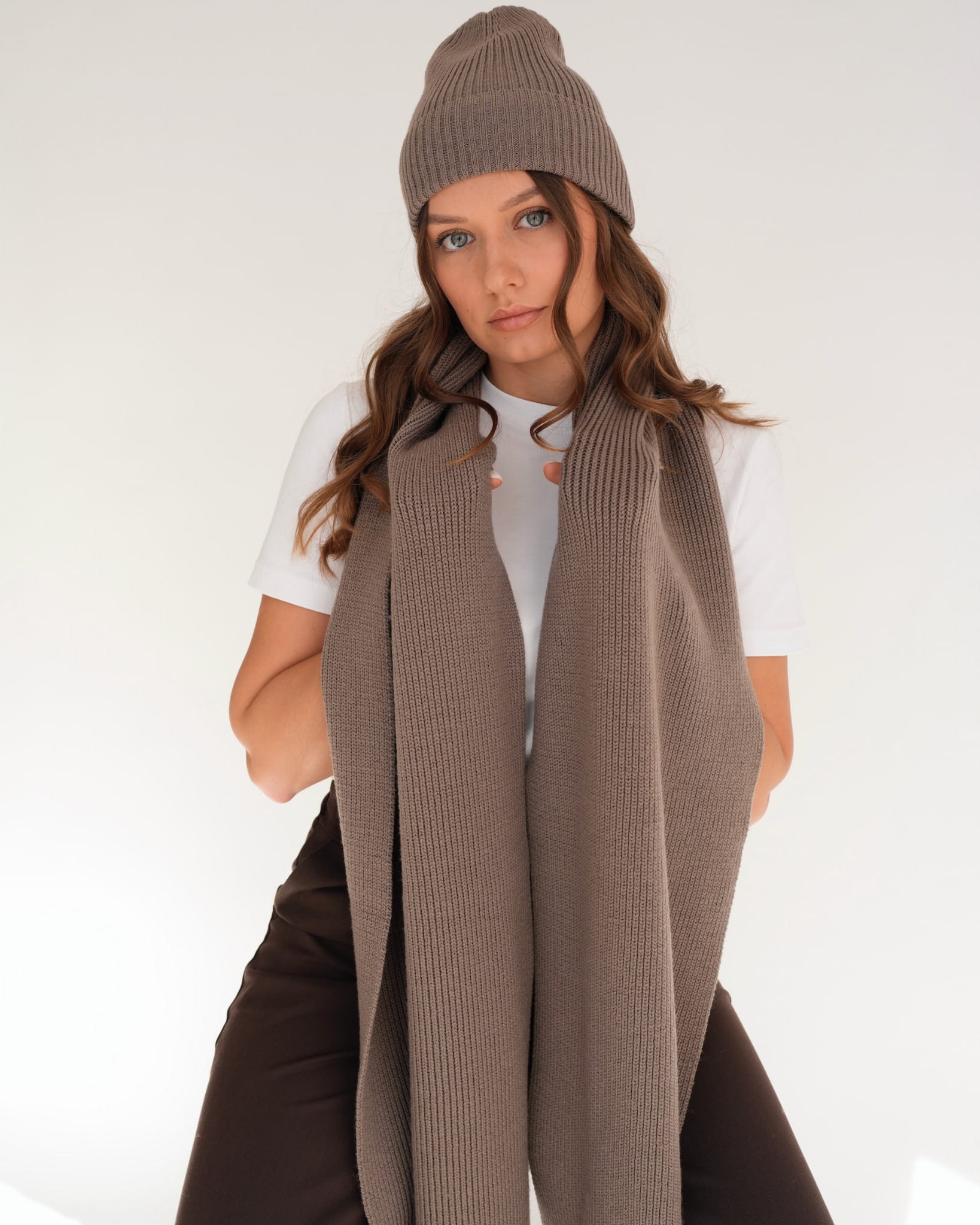 czapka-z-wełny-merino-taupe.jpeg