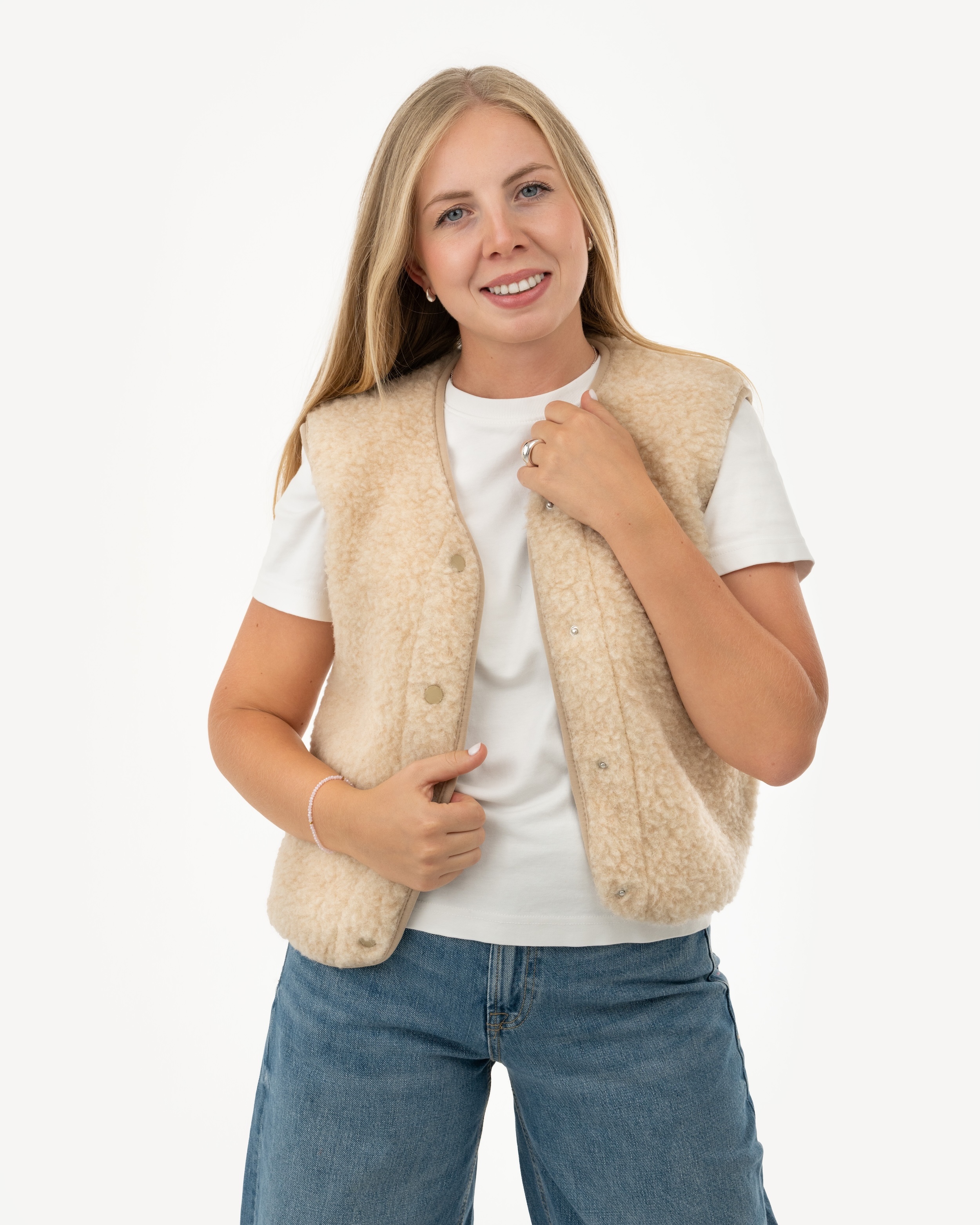 kamizelka-na-napy-z-wełny-merino-beżowa.jpg