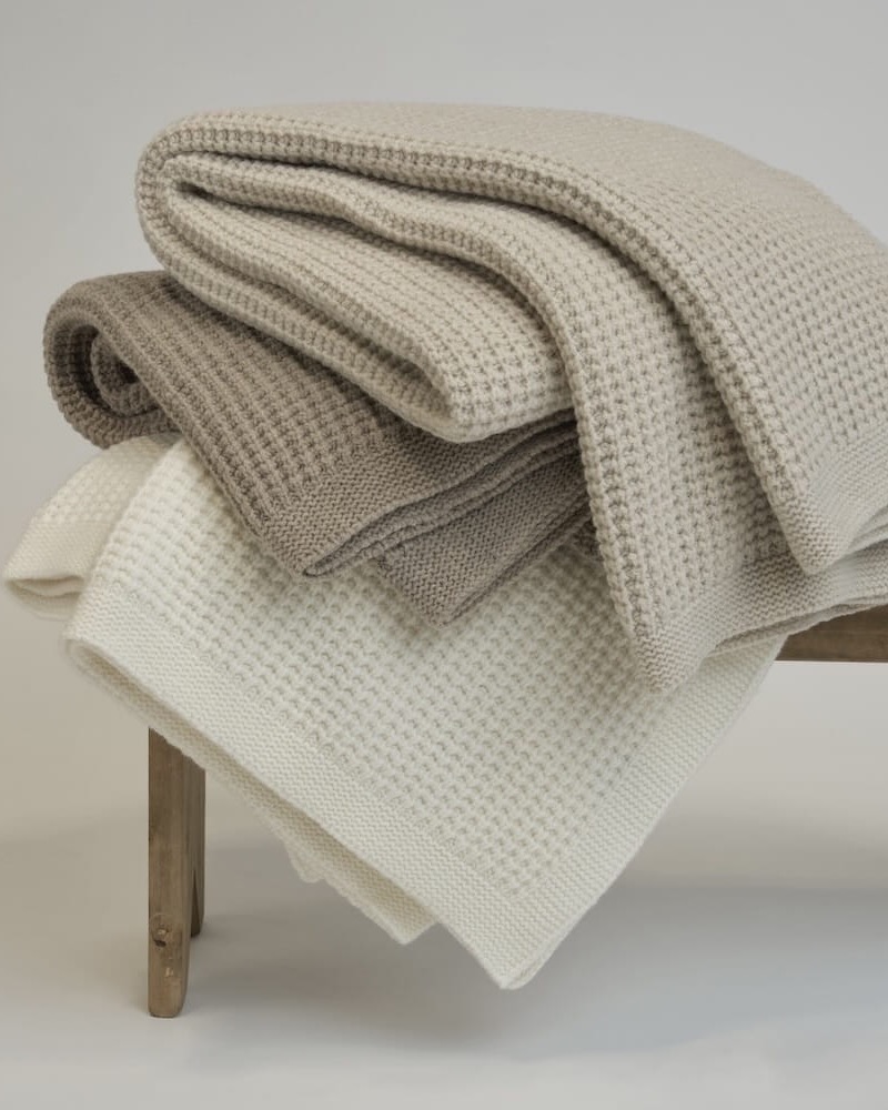 Koc z Wełny Merino 100% Ecru