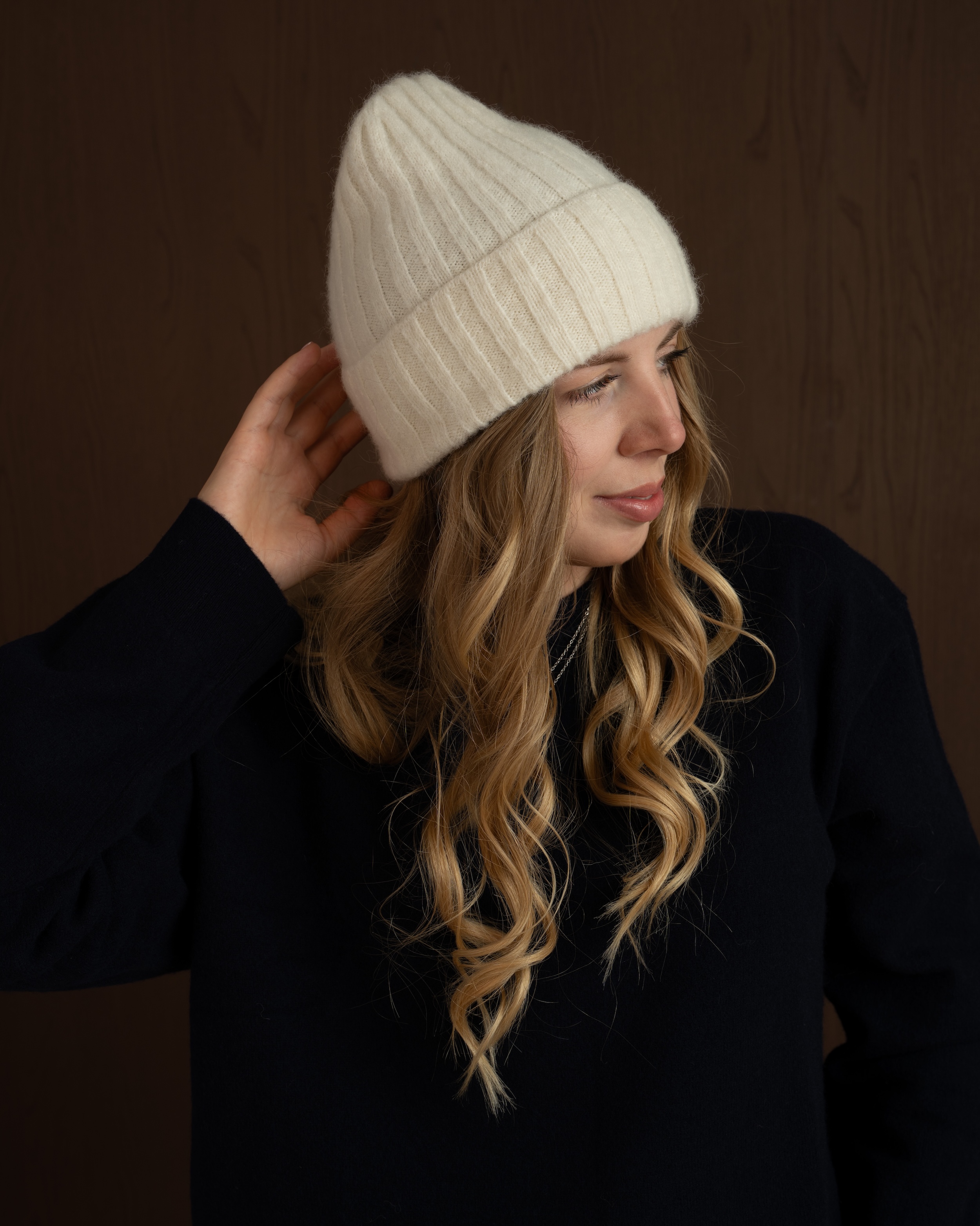 czapka-z-wełny-alpaki-i-merino-lanea-ecru.jpg